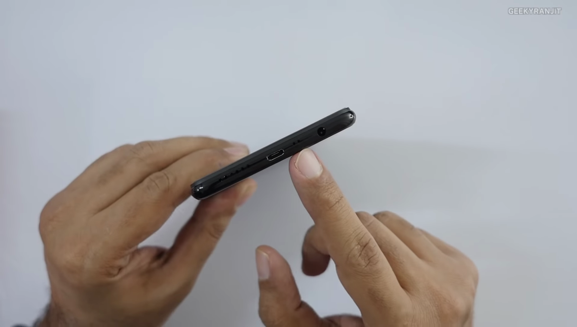 Sforum - Trang thông tin công nghệ mới nhất Sforum_OPPO-Realme-1_8 Mở hộp OPPO Realme 1: Helio P60, màn hình 18:9, camera AI, giá từ 3 triệu đồng Sforum - Trang thông tin công nghệ mới nhất Sforum_OPPO-Realme-1_8 Mở hộp OPPO Realme 1: Helio P60, màn hình 18:9, camera AI, giá từ 3 triệu đồng