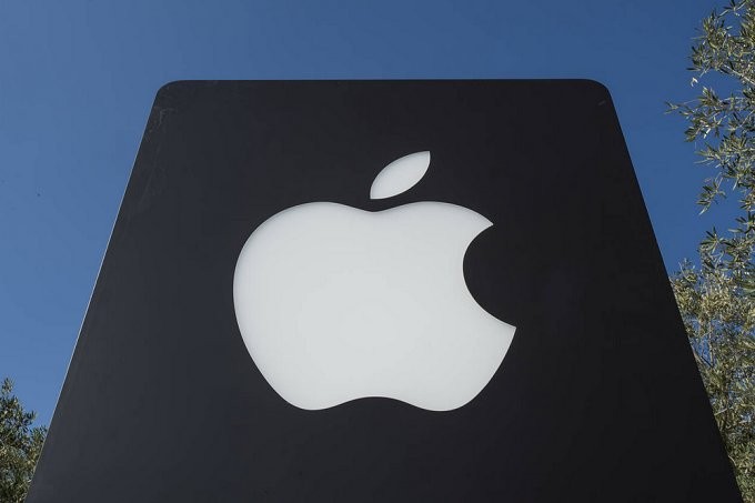 Sforum - Trang thông tin công nghệ mới nhất Warren-Buffet-announces-plans-to-purchase-more-Apple-stock Nhờ Warren Buffett, Apple trở thành công ty giá trị nhất thế giới, tài sản lên tới 930 tỷ USD Sforum - Trang thông tin công nghệ mới nhất Warren-Buffet-announces-plans-to-purchase-more-Apple-stock Nhờ Warren Buffett, Apple trở thành công ty giá trị nhất thế giới, tài sản lên tới 930 tỷ USD