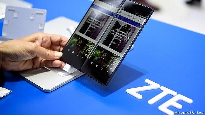 Sforum - Trang thông tin công nghệ mới nhất chinas-zte-vows-to-fight-us-supplier-ban Mỹ gỡ bỏ lệnh cấm với ZTE, nhưng ZTE phải nộp phạt 1.3 tỷ USD Sforum - Trang thông tin công nghệ mới nhất chinas-zte-vows-to-fight-us-supplier-ban Mỹ gỡ bỏ lệnh cấm với ZTE, nhưng ZTE phải nộp phạt 1.3 tỷ USD