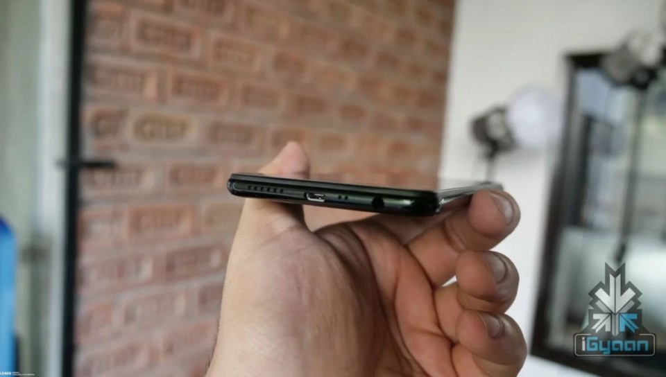 Sforum - Trang thông tin công nghệ mới nhất o4 Đập hộp và trên tay OPPO Realme 1 trước ngày ra mắt: Helio P60, 6GB RAM, mặt lưng 3D lấp lánh Sforum - Trang thông tin công nghệ mới nhất o4 Đập hộp và trên tay OPPO Realme 1 trước ngày ra mắt: Helio P60, 6GB RAM, mặt lưng 3D lấp lánh
