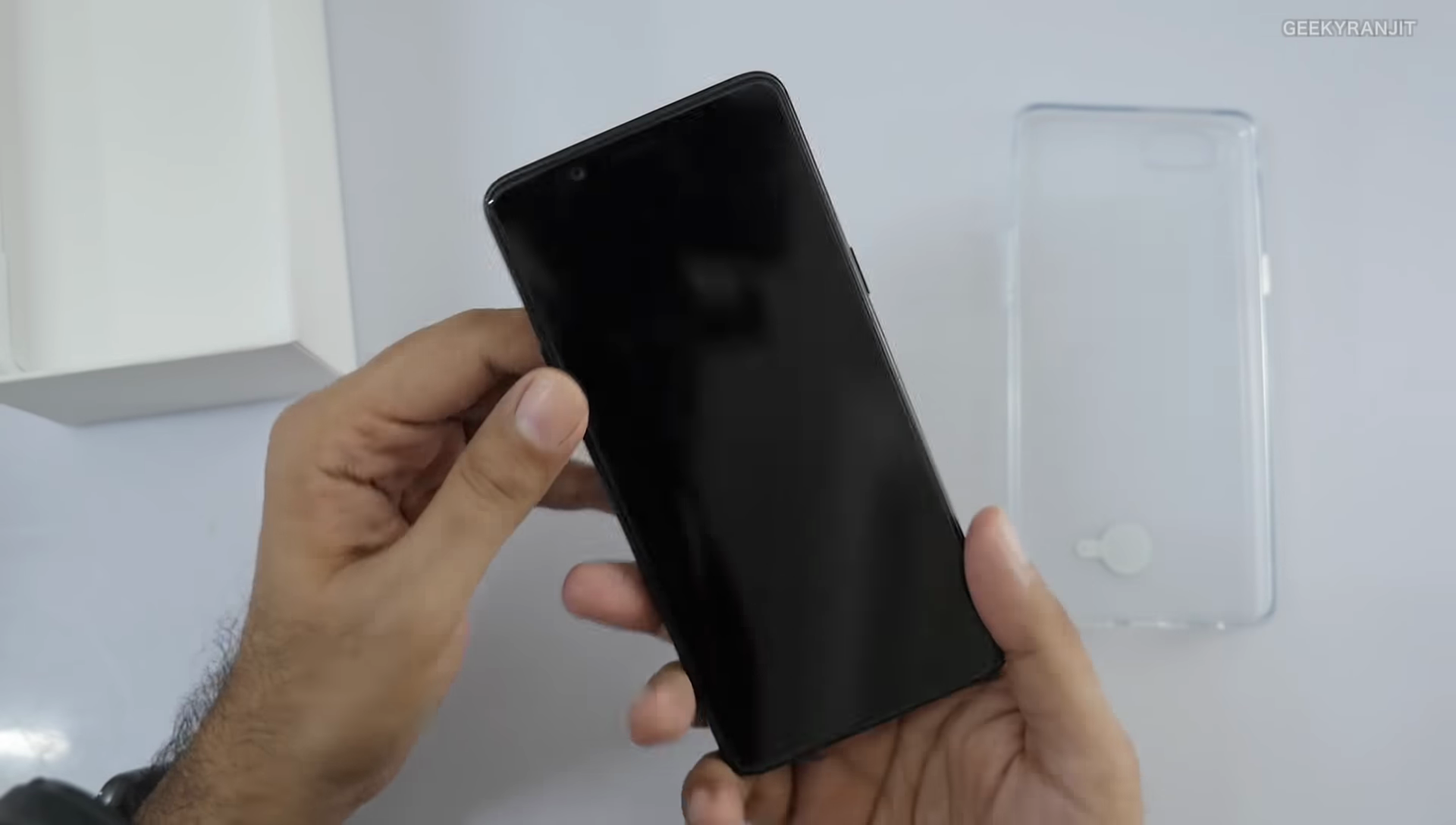 Sforum - Trang thông tin công nghệ mới nhất oppo-realme-1_01018 Mở hộp OPPO Realme 1: Helio P60, màn hình 18:9, camera AI, giá từ 3 triệu đồng Sforum - Trang thông tin công nghệ mới nhất oppo-realme-1_01018 Mở hộp OPPO Realme 1: Helio P60, màn hình 18:9, camera AI, giá từ 3 triệu đồng