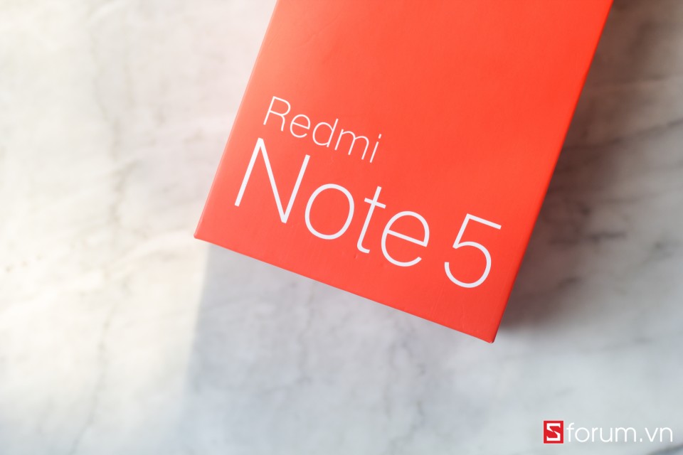 Sforum - Trang thông tin công nghệ mới nhất rmn5-1 Mở hộp và trên tay nhanh Xiaomi Redmi Note 5 chính hãng: Snapdragon 636, RAM 3GB, camera AI kép, giá từ 4.8 triệu Sforum - Trang thông tin công nghệ mới nhất rmn5-1 Mở hộp và trên tay nhanh Xiaomi Redmi Note 5 chính hãng: Snapdragon 636, RAM 3GB, camera AI kép, giá từ 4.8 triệu