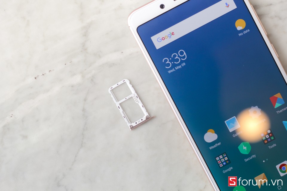 Sforum - Trang thông tin công nghệ mới nhất rmn5-11 Mở hộp và trên tay nhanh Xiaomi Redmi Note 5 chính hãng: Snapdragon 636, RAM 3GB, camera AI kép, giá từ 4.8 triệu Sforum - Trang thông tin công nghệ mới nhất rmn5-11 Mở hộp và trên tay nhanh Xiaomi Redmi Note 5 chính hãng: Snapdragon 636, RAM 3GB, camera AI kép, giá từ 4.8 triệu