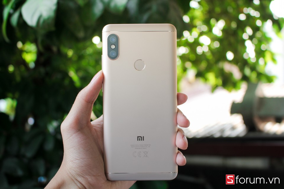 Sforum - Trang thông tin công nghệ mới nhất rmn5-15 Mở hộp và trên tay nhanh Xiaomi Redmi Note 5 chính hãng: Snapdragon 636, RAM 3GB, camera AI kép, giá từ 4.8 triệu Sforum - Trang thông tin công nghệ mới nhất rmn5-15 Mở hộp và trên tay nhanh Xiaomi Redmi Note 5 chính hãng: Snapdragon 636, RAM 3GB, camera AI kép, giá từ 4.8 triệu