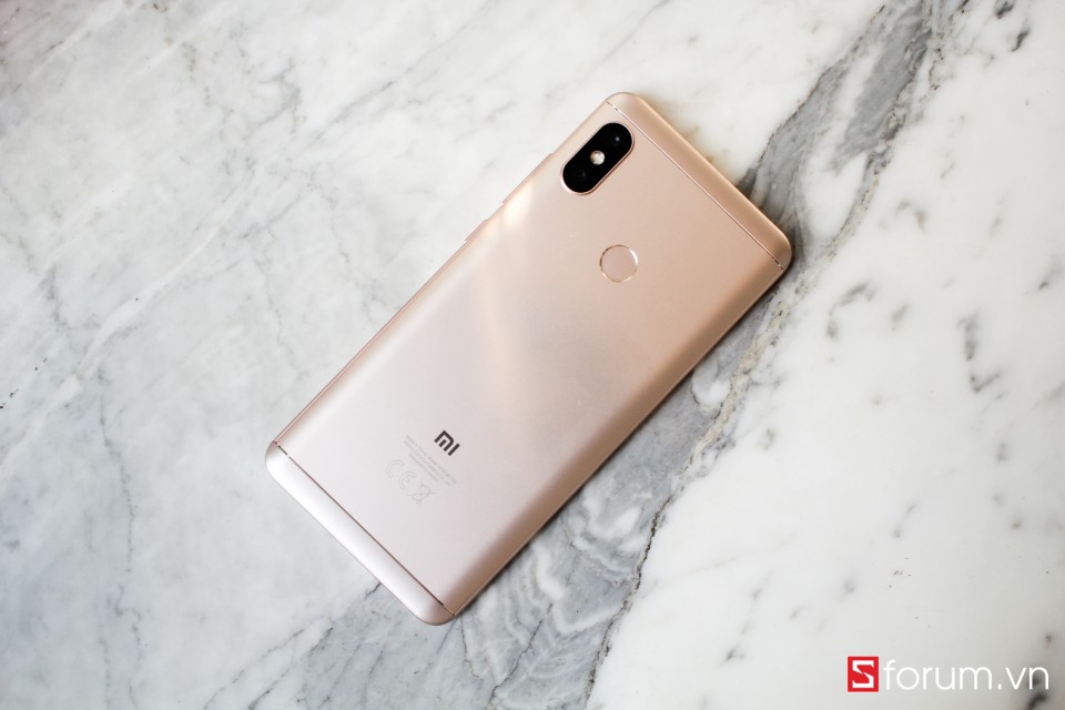 Sforum - Trang thông tin công nghệ mới nhất rmn5-17 Mở hộp và trên tay nhanh Xiaomi Redmi Note 5 chính hãng: Snapdragon 636, RAM 3GB, camera AI kép, giá từ 4.8 triệu Sforum - Trang thông tin công nghệ mới nhất rmn5-17 Mở hộp và trên tay nhanh Xiaomi Redmi Note 5 chính hãng: Snapdragon 636, RAM 3GB, camera AI kép, giá từ 4.8 triệu