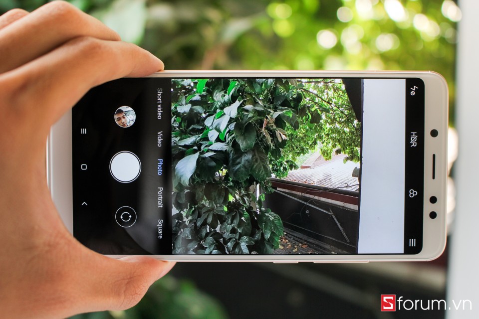 Sforum - Trang thông tin công nghệ mới nhất rmn5-18 Mở hộp và trên tay nhanh Xiaomi Redmi Note 5 chính hãng: Snapdragon 636, RAM 3GB, camera AI kép, giá từ 4.8 triệu Sforum - Trang thông tin công nghệ mới nhất rmn5-18 Mở hộp và trên tay nhanh Xiaomi Redmi Note 5 chính hãng: Snapdragon 636, RAM 3GB, camera AI kép, giá từ 4.8 triệu