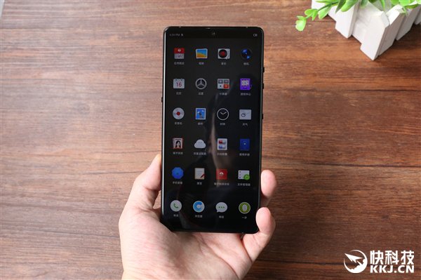 Máy chạy trên phiên bản hệ điều hành Smartisan OS 6.0