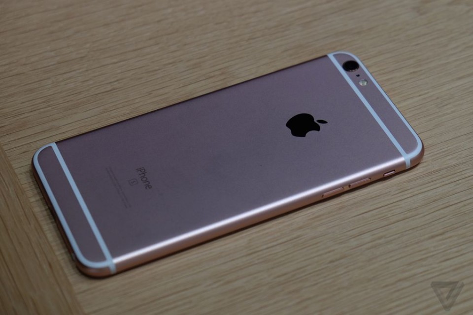 iPhone 6S vẫn được Apple giữ lại ngôn ngữ thiết kế từ iPhone 6