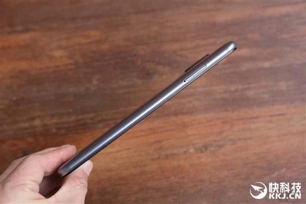 Sforum - Trang thông tin công nghệ mới nhất xiaomi-redmi-s2-4-1 Mở hộp và trên tay Xiaomi Redmi S2: Snapdragon 625, RAM 4GB, camera selfie AI, giá từ 3.6 triệu Sforum - Trang thông tin công nghệ mới nhất xiaomi-redmi-s2-4-1 Mở hộp và trên tay Xiaomi Redmi S2: Snapdragon 625, RAM 4GB, camera selfie AI, giá từ 3.6 triệu
