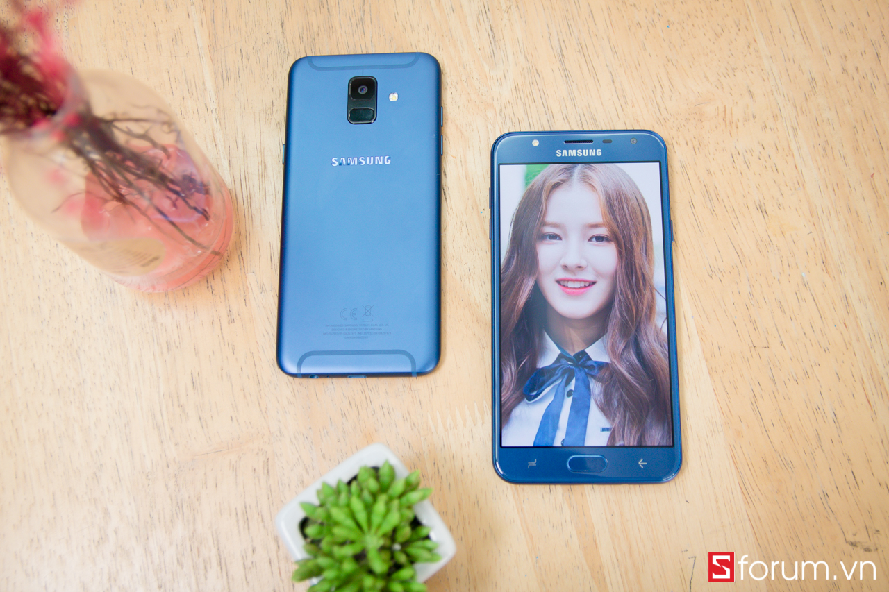 Galaxy J7 Duo bên cạnh 
