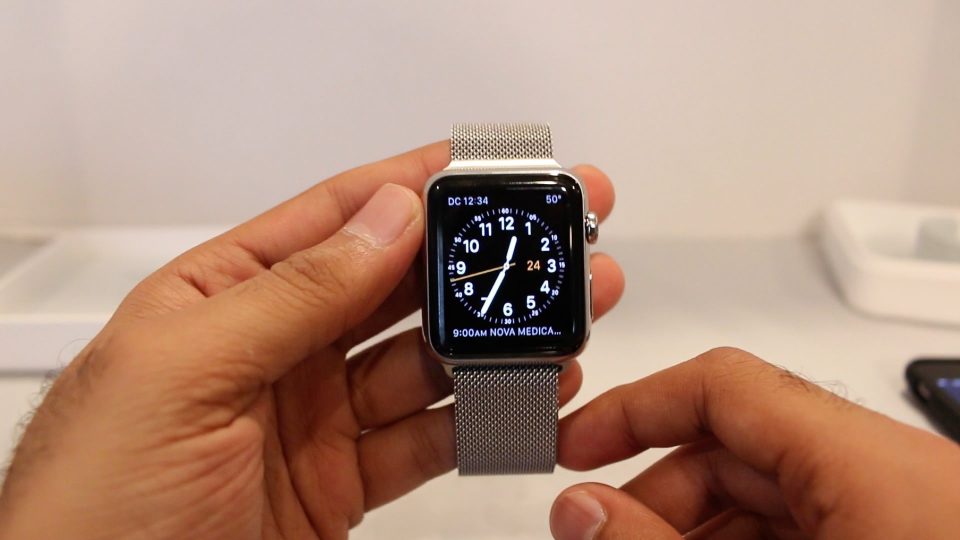 Sforum - Trang thông tin công nghệ mới nhất maxresdefault-8-960x540 Người đàn ông kiện Apple vì Apple Watch dễ xước hơn quảng cáo Sforum - Trang thông tin công nghệ mới nhất maxresdefault-8-960x540 Người đàn ông kiện Apple vì Apple Watch dễ xước hơn quảng cáo