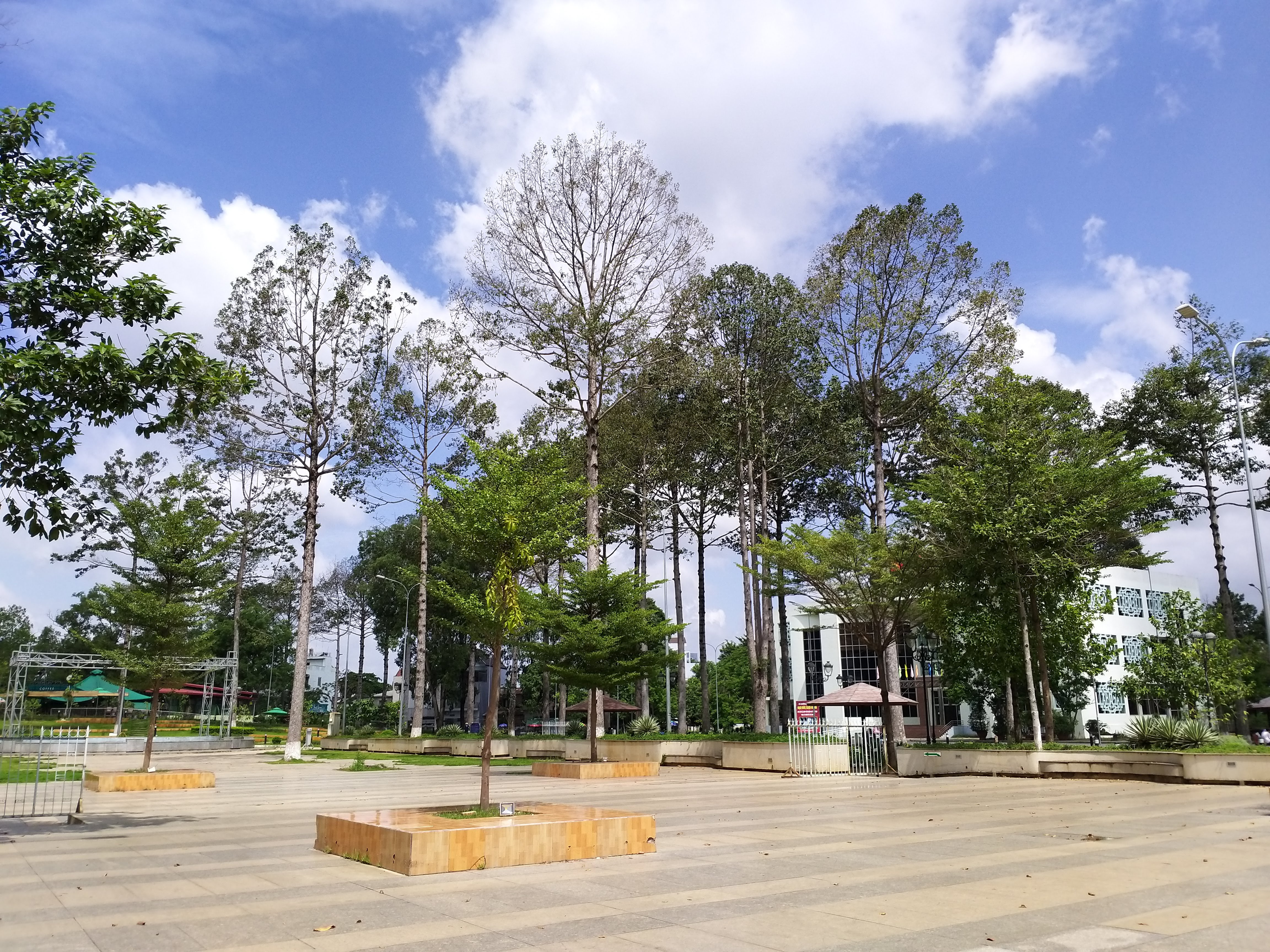 Đánh giá camera trên Galaxy A8 Star: Khả năng xóa phông cực tốt!