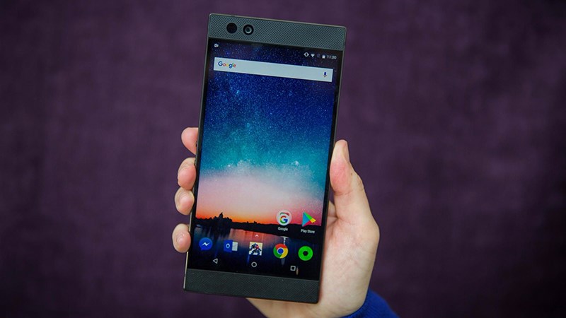 Razer Phone với điểm nhấn là màn hình có tần số quét lên tới 120Hz