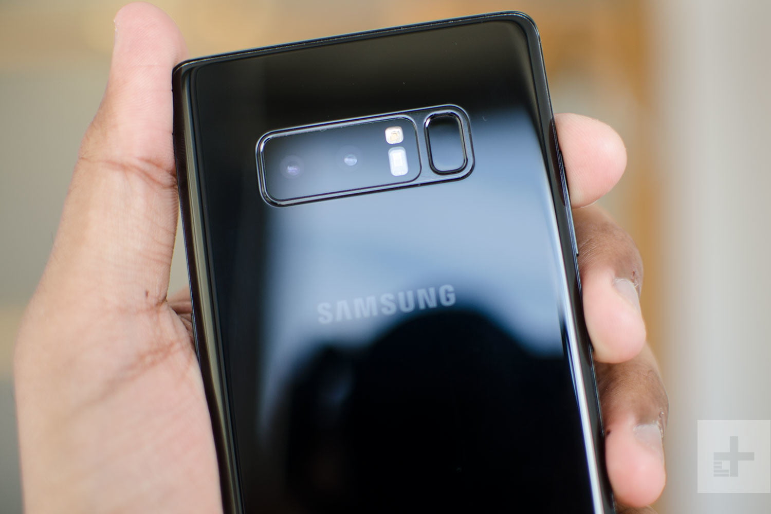 Samsung Galaxy Note 9 lộ ảnh render chính thức, trông giống hệt Note 8