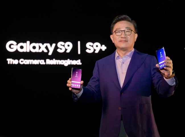 Sforum - Trang thông tin công nghệ mới nhất ss1-1526028357683553732325 Doanh số bán hàng của Galaxy S9/S9+ quá thấp, Samsung buộc phải ra mắt Galaxy Note9 sớm hơn dự kiến Sforum - Trang thông tin công nghệ mới nhất ss1-1526028357683553732325 Doanh số bán hàng của Galaxy S9/S9+ quá thấp, Samsung buộc phải ra mắt Galaxy Note9 sớm hơn dự kiến