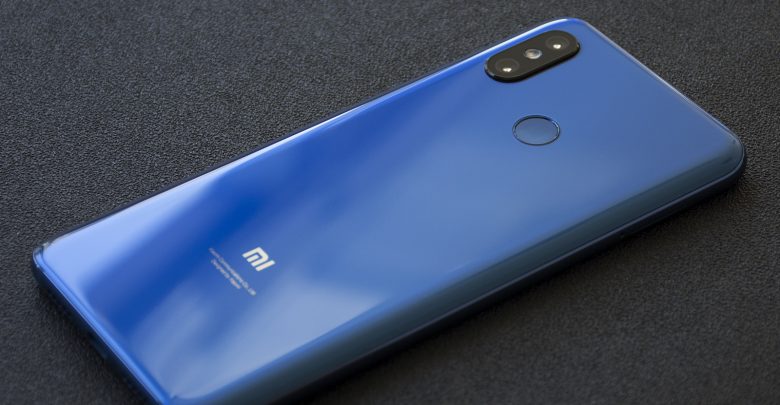 Xiaomi ra mắt Mi 8 bản 8GB RAM và 128GB ROM với giá chỉ 11,2 triệu đồng
