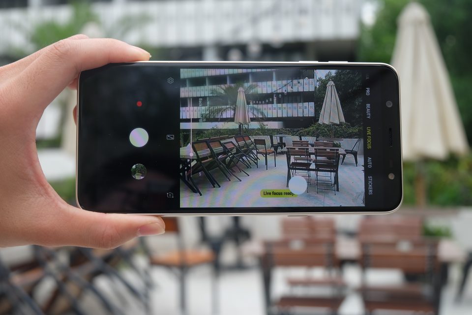Sforum - Trang thông tin công nghệ mới nhất DSCF7267-960x640 Trải nghiệm sử dụng Samsung Galaxy J8: Đúng là sinh ra để dành cho người biết nắm bắt cơ hội! Sforum - Trang thông tin công nghệ mới nhất DSCF7267-960x640 Trải nghiệm sử dụng Samsung Galaxy J8: Đúng là sinh ra để dành cho người biết nắm bắt cơ hội!