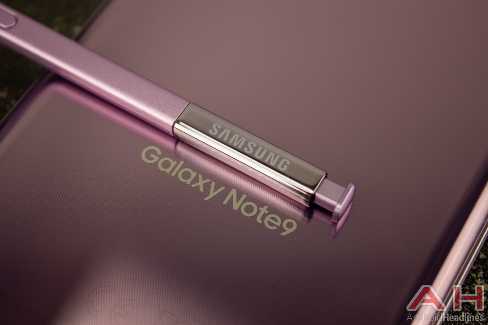 Sforum - Trang thông tin công nghệ mới nhất Samsung-Explains-Why-Galaxy-Note-9-Looks-Similar-To-Note-8 Doanh số đặt trước của Galaxy Note9 tại quê nhà cao hơn Galaxy S9 tới 50% Sforum - Trang thông tin công nghệ mới nhất Samsung-Explains-Why-Galaxy-Note-9-Looks-Similar-To-Note-8 Doanh số đặt trước của Galaxy Note9 tại quê nhà cao hơn Galaxy S9 tới 50%