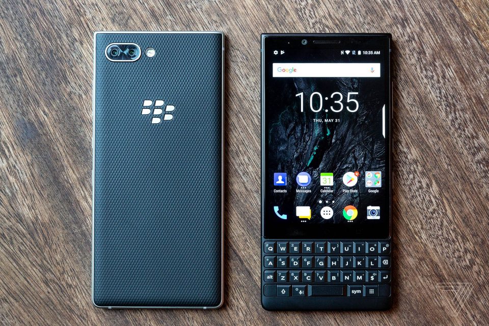 Sforum - Trang thông tin công nghệ mới nhất akrales_180531_2598_0061.0-1-960x640 BlackBerry KEY2 LE lộ diện: Phiên bản giá rẻ của KEY2, chạy Snapdragon 636, RAM 4GB Sforum - Trang thông tin công nghệ mới nhất akrales_180531_2598_0061.0-1-960x640 BlackBerry KEY2 LE lộ diện: Phiên bản giá rẻ của KEY2, chạy Snapdragon 636, RAM 4GB