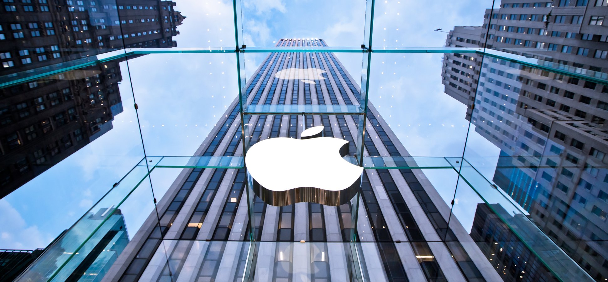 Apple trở thành công ty nghìn tỷ đô đầu tiên trên thế giới với giá trị cổ phiếu đạt $207 vào ngày hôm qua