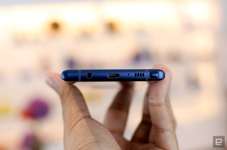 Sforum - Trang thông tin công nghệ mới nhất mg-6339-1-960x635 Samsung Galaxy Note 9 chính thức ra mắt: cải thiện hiệu năng, S Pen với Bluetooth và camera 2 khẩu độ Sforum - Trang thông tin công nghệ mới nhất mg-6339-1-960x635 Samsung Galaxy Note 9 chính thức ra mắt: cải thiện hiệu năng, S Pen với Bluetooth và camera 2 khẩu độ