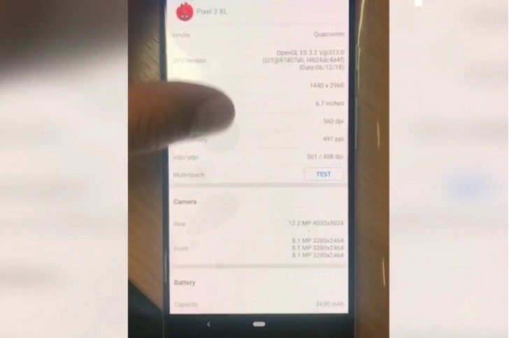 Lộ hình ảnh trên tay Pixel 3 XL: Màn hình 6.7 inch và pin 3.430 mAh