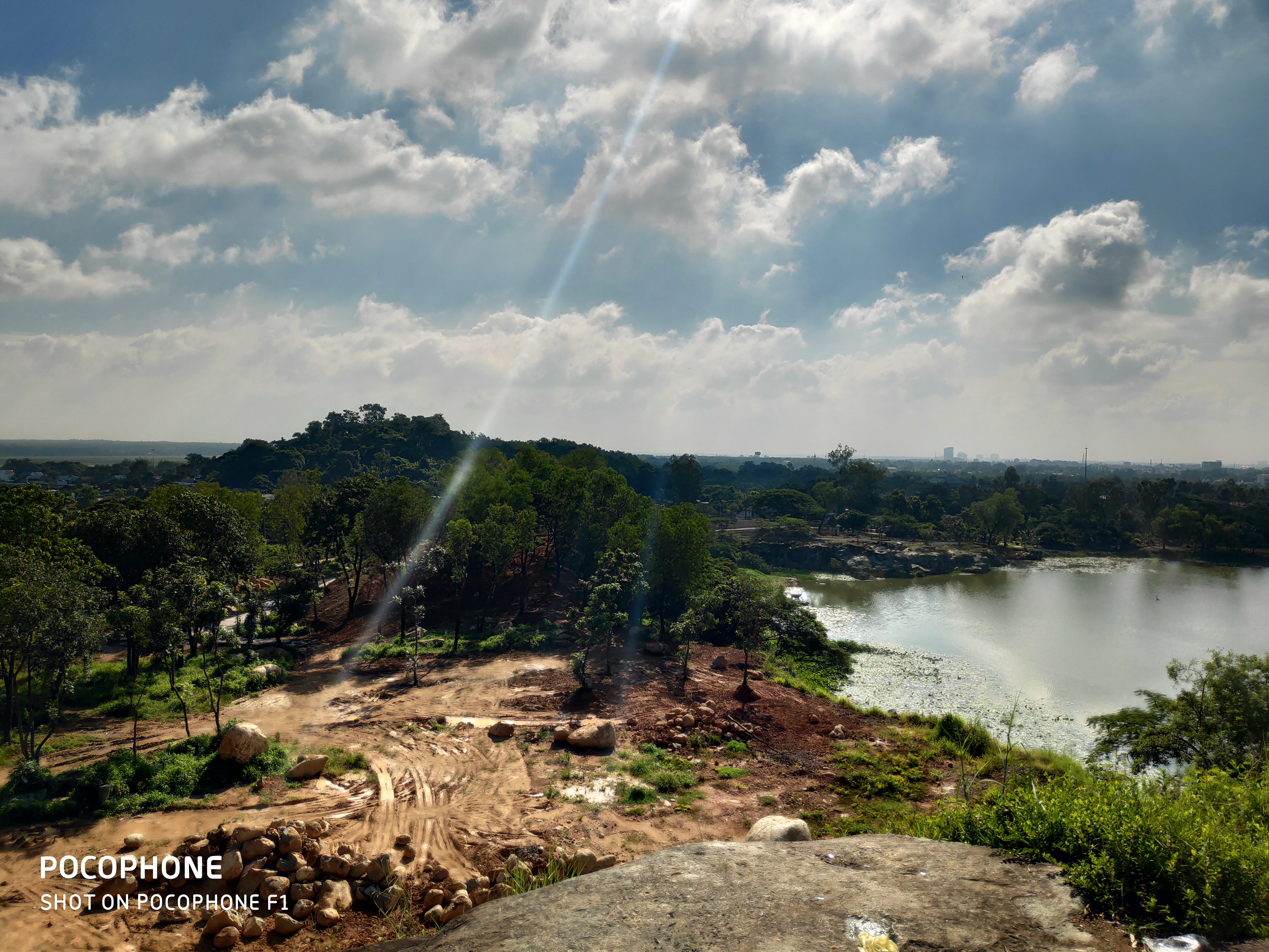 Đánh giá camera Pocophone F1 : Ai bảo gaming phone sẽ chụp tệ?