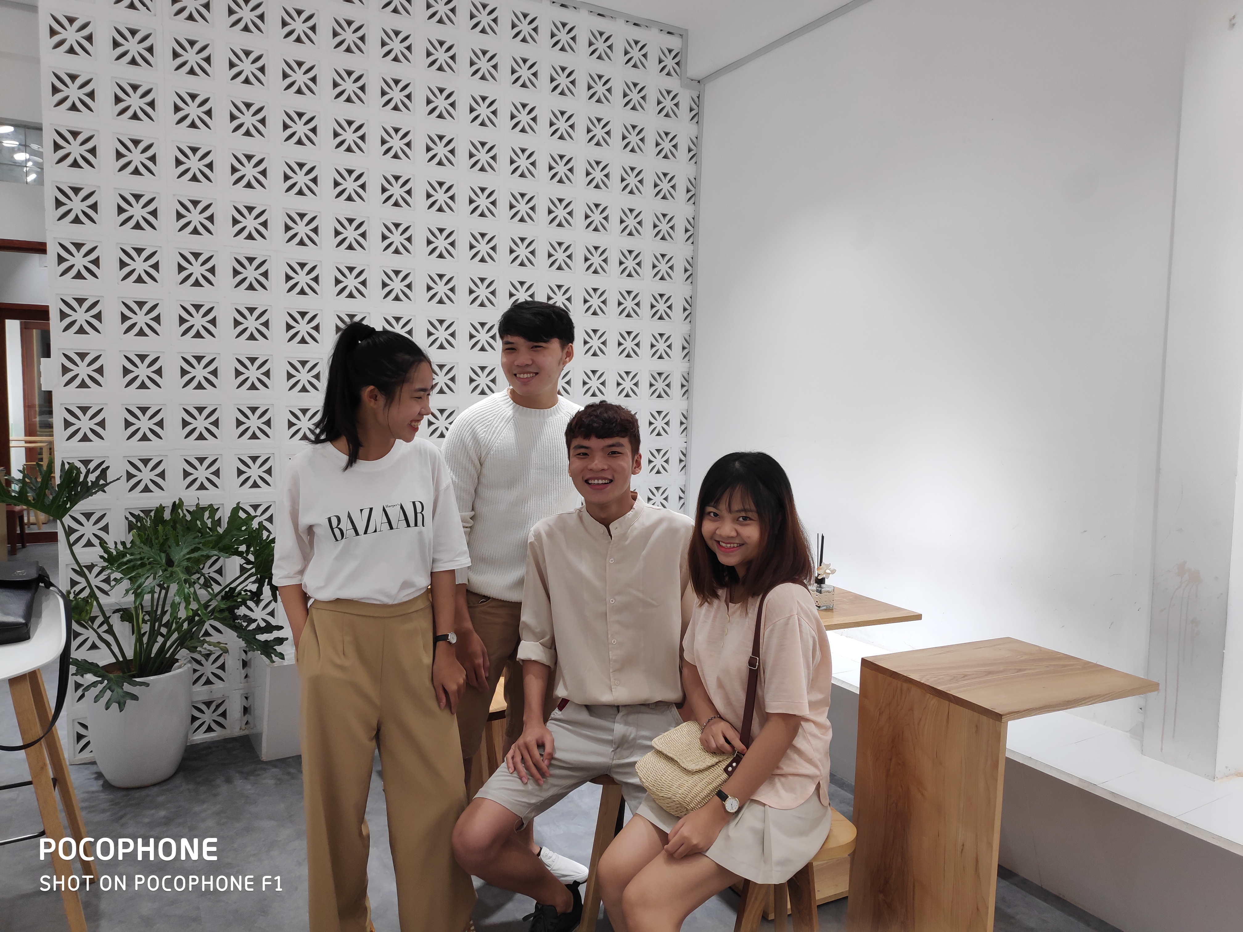 Đánh giá camera Pocophone F1 : Ai bảo gaming phone sẽ chụp tệ?