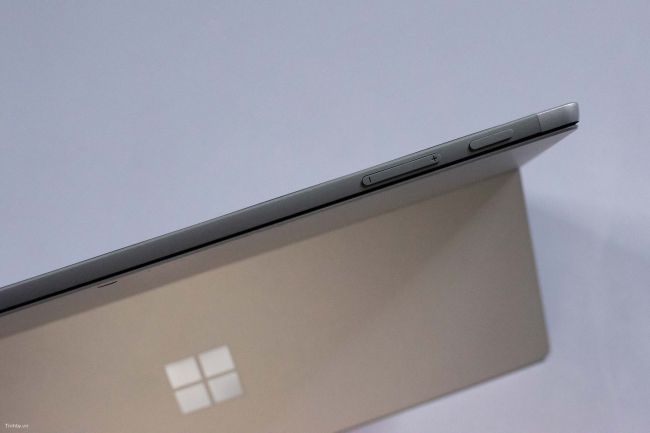 Xuất hiện hình ảnh với thiết kế bo tròn và tên chính thức của Microsoft Surface Pro 6