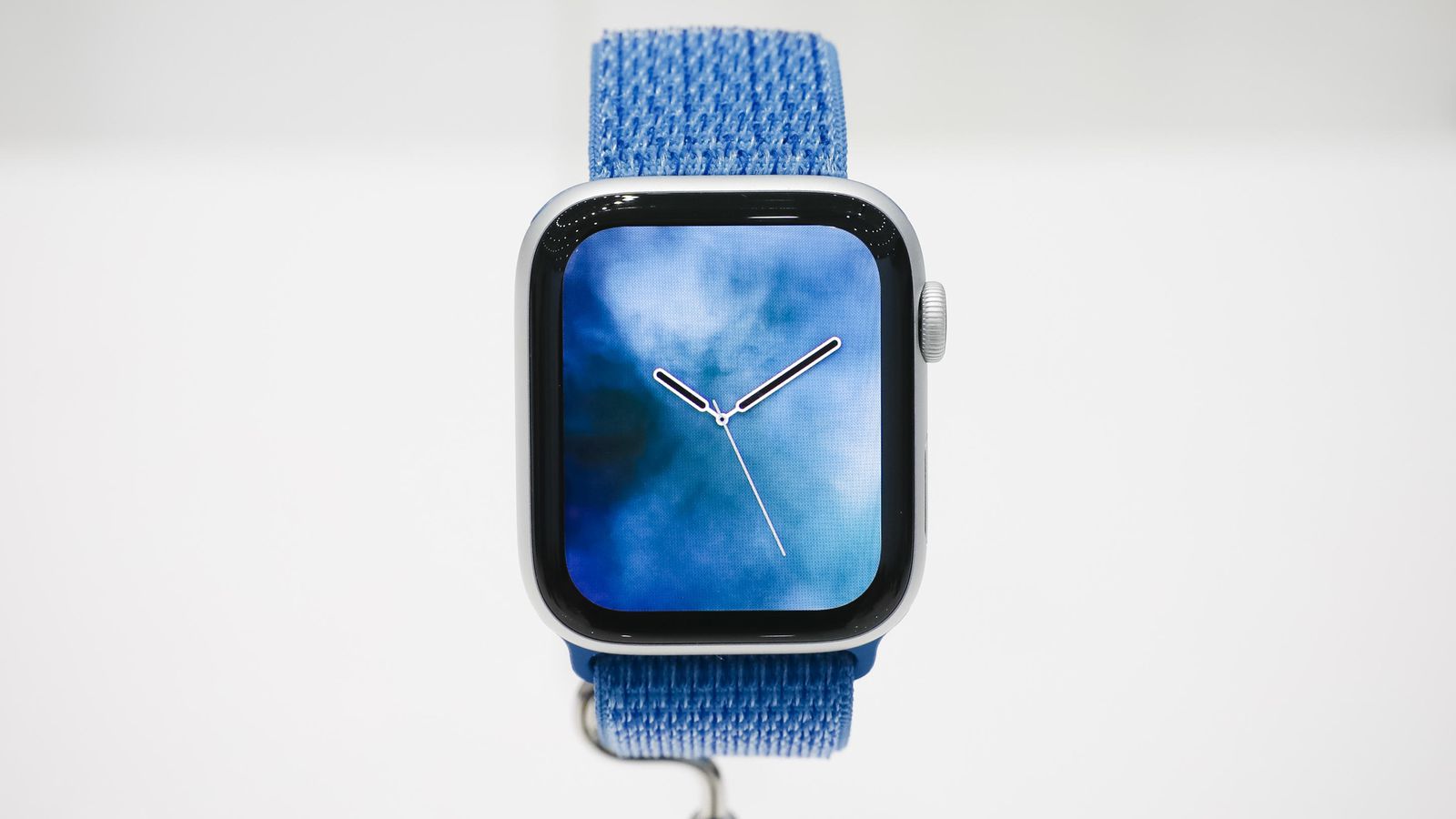 Sforum - Trang thông tin công nghệ mới nhất apple-event-091218-apple-watch-0838 iPhone Xs Max bán chạy gấp 4 lần iPhone Xs, bản 256GB là phổ biến nhất Sforum - Trang thông tin công nghệ mới nhất apple-event-091218-apple-watch-0838 iPhone Xs Max bán chạy gấp 4 lần iPhone Xs, bản 256GB là phổ biến nhất