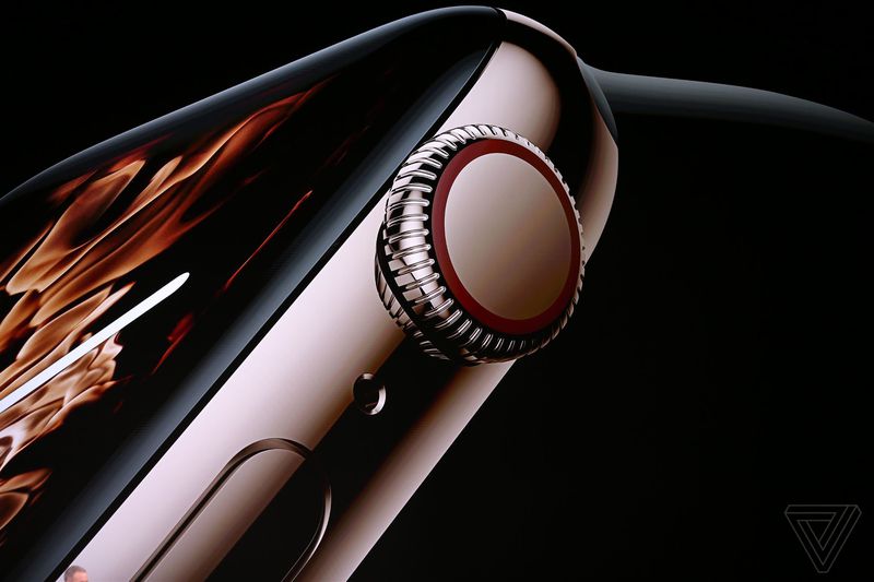 Sforum - Trang thông tin công nghệ mới nhất apple_iphone_2018_event_theverge_dbohn_385 Apple Watch Series 4 chính thức: Màn hình lớn hơn, tích hợp máy quét điện tâm đồ  