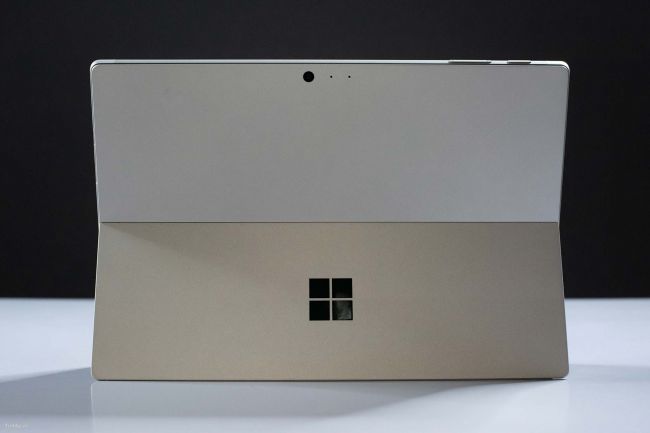 Xuất hiện hình ảnh với thiết kế bo tròn và tên chính thức của Microsoft Surface Pro 6