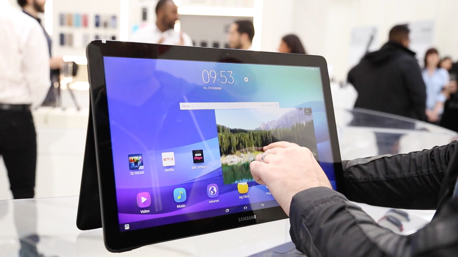 Samsung sẽ ra mắt chiếc tablet khổng lồ Galaxy View 2 trong thời gian tới