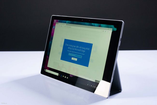 Xuất hiện hình ảnh với thiết kế bo tròn và tên chính thức của Microsoft Surface Pro 6