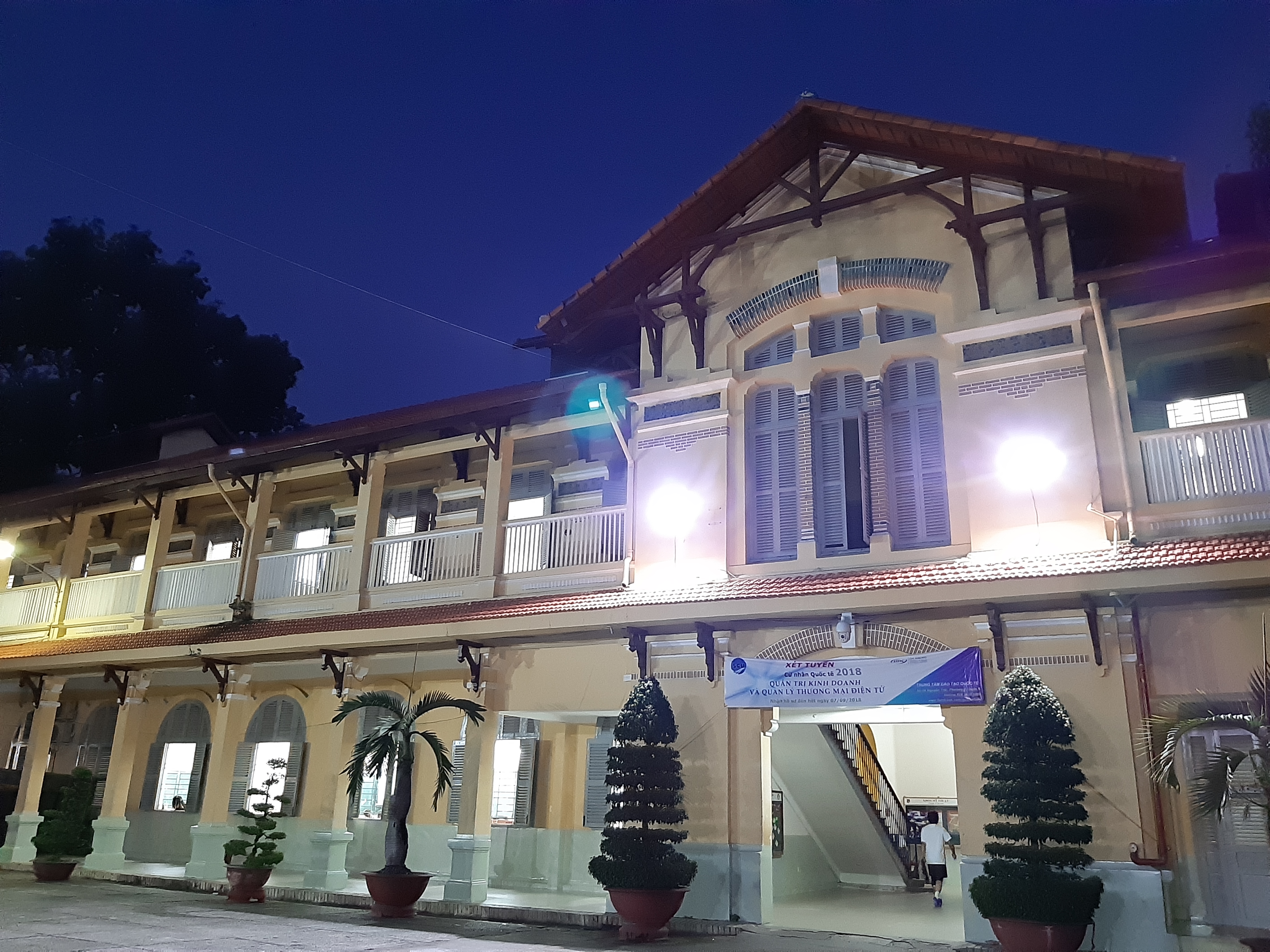 Đánh giá camera Samsung Galaxy A7 2018: Ba camera sau thì làm được những gì?