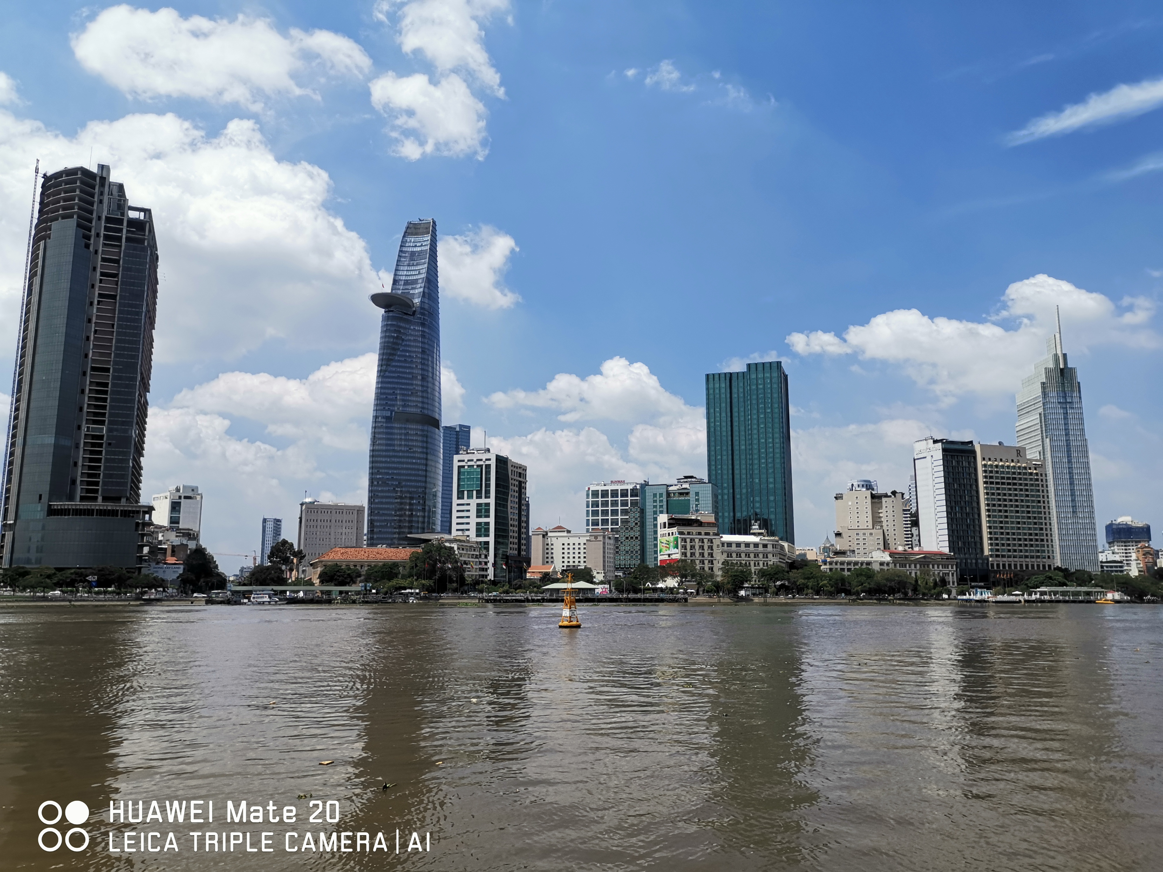 Sài Gòn trông như thế nào qua ống kính của Huawei Mate 20