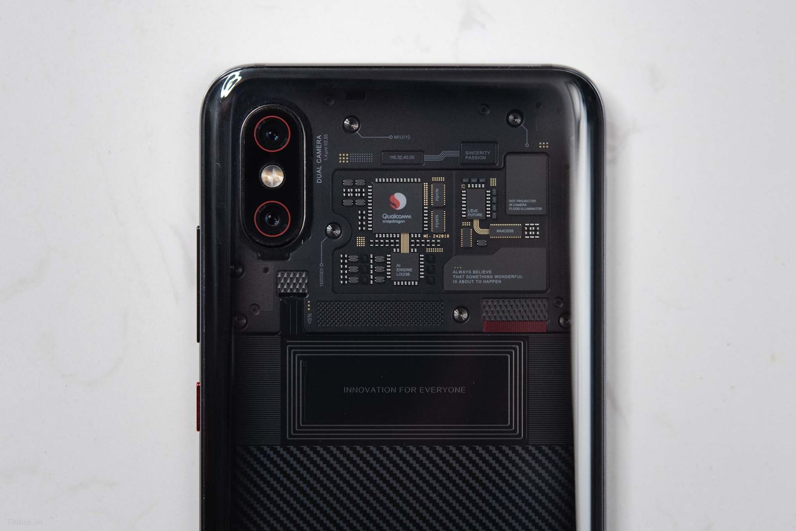 Sforum - Trang thông tin công nghệ mới nhất Mi-8-EE Razer Phone 2 sẽ sớm có thêm phiên bản mặt lưng kính trong suốt, tương tự như Mi 8 EE Sforum - Trang thông tin công nghệ mới nhất Mi-8-EE Razer Phone 2 sẽ sớm có thêm phiên bản mặt lưng kính trong suốt, tương tự như Mi 8 EE