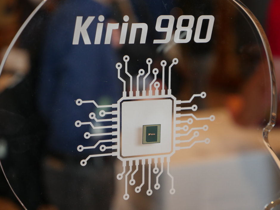 Các phần mềm thi nhau chấm điểm benchmark Huawei Mate 20 Pro: Kirin 980, chip 7nm đầu tiên của Android