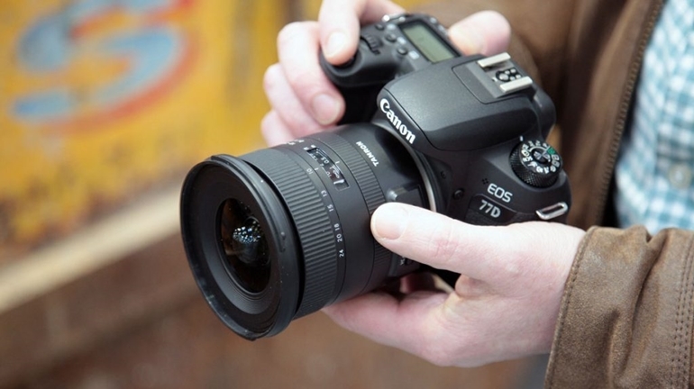Sử dụng ống kính zoom góc rộng