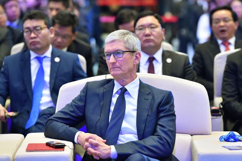 Tim Cook chỉ trích Facebook về vấn đề quyền riêng tư của người dùng