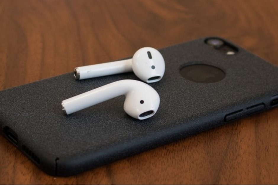 Sforum - Trang thông tin công nghệ mới nhất Apples-AirPods-2-have-seemingly Apple đăng kí nhãn hiệu AirPods 2, sẽ sớm ra mắt với pin lớn hơn, có cảm biến sức khỏe Sforum - Trang thông tin công nghệ mới nhất Apples-AirPods-2-have-seemingly Apple đăng kí nhãn hiệu AirPods 2, sẽ sớm ra mắt với pin lớn hơn, có cảm biến sức khỏe
