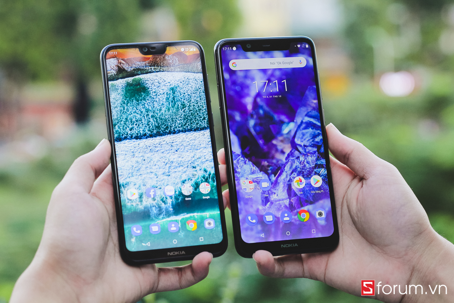 Nokia 6.1 Plus bên trái và Nokia 5.1 Plus bên phải