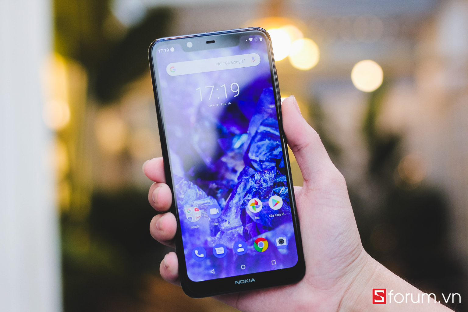 Màn hình của máy có kích thước 5.8 inch