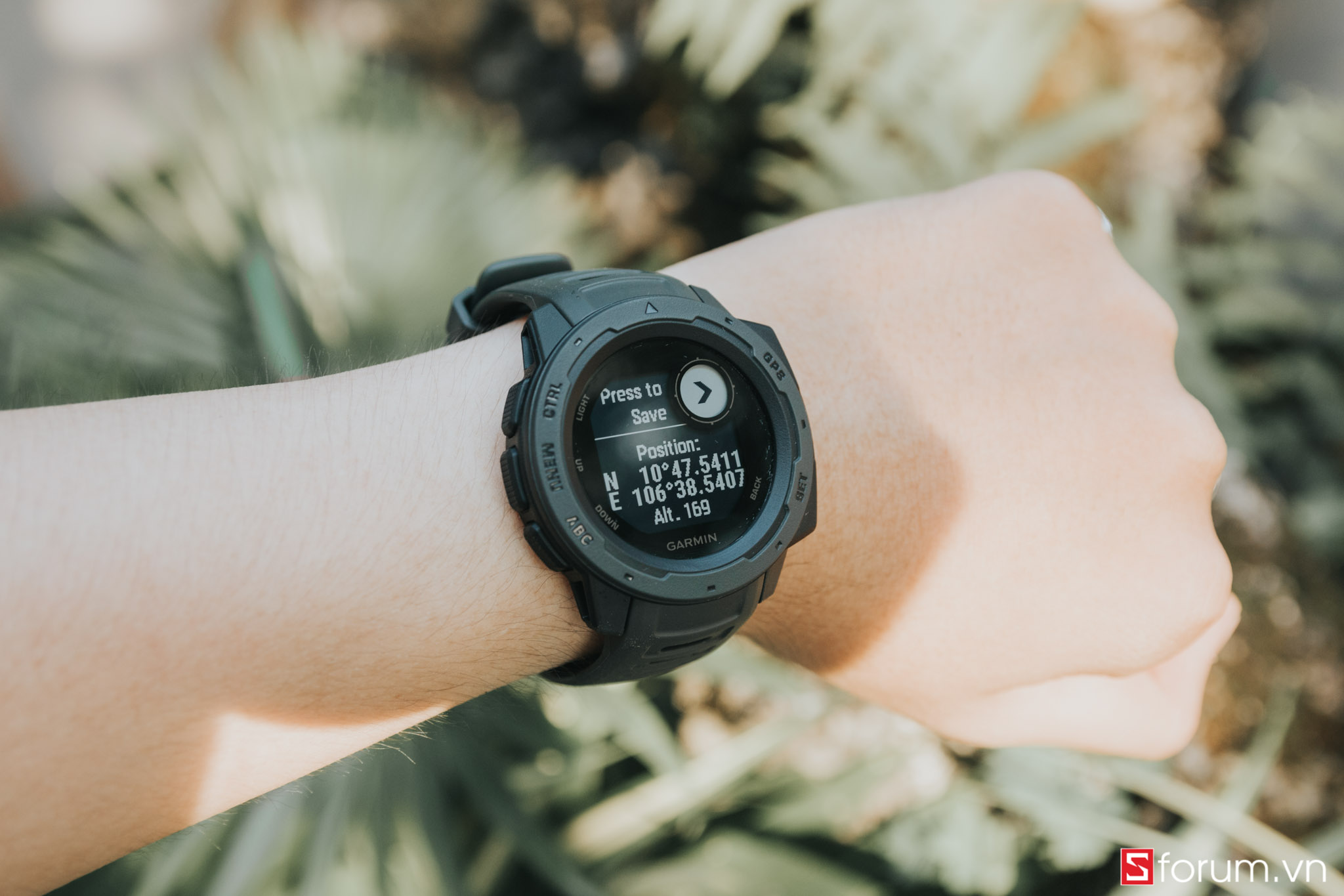 Sforum - Trang thông tin công nghệ mới nhất IMG_7871 Trên tay Garmin Instinct: Smartwatch nồi đồng cối đá nhưng rất "xịn xò" cùng mức giá cực hời Sforum - Trang thông tin công nghệ mới nhất IMG_7871 Trên tay Garmin Instinct: Smartwatch nồi đồng cối đá nhưng rất "xịn xò" cùng mức giá cực hời