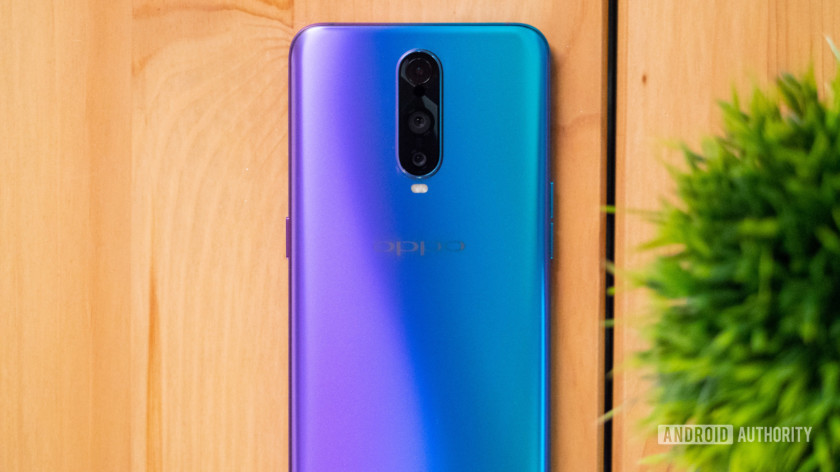 Sforum - Trang thông tin công nghệ mới nhất Oppo-R17-Pro-Review-5-840x472 Trên tay Oppo R17 Pro: 3 camera sau, cảm biến vân tay dưới màn, sạc siêu nhanh SuperVOOC, giá 17 triệu Sforum - Trang thông tin công nghệ mới nhất Oppo-R17-Pro-Review-5-840x472 Trên tay Oppo R17 Pro: 3 camera sau, cảm biến vân tay dưới màn, sạc siêu nhanh SuperVOOC, giá 17 triệu