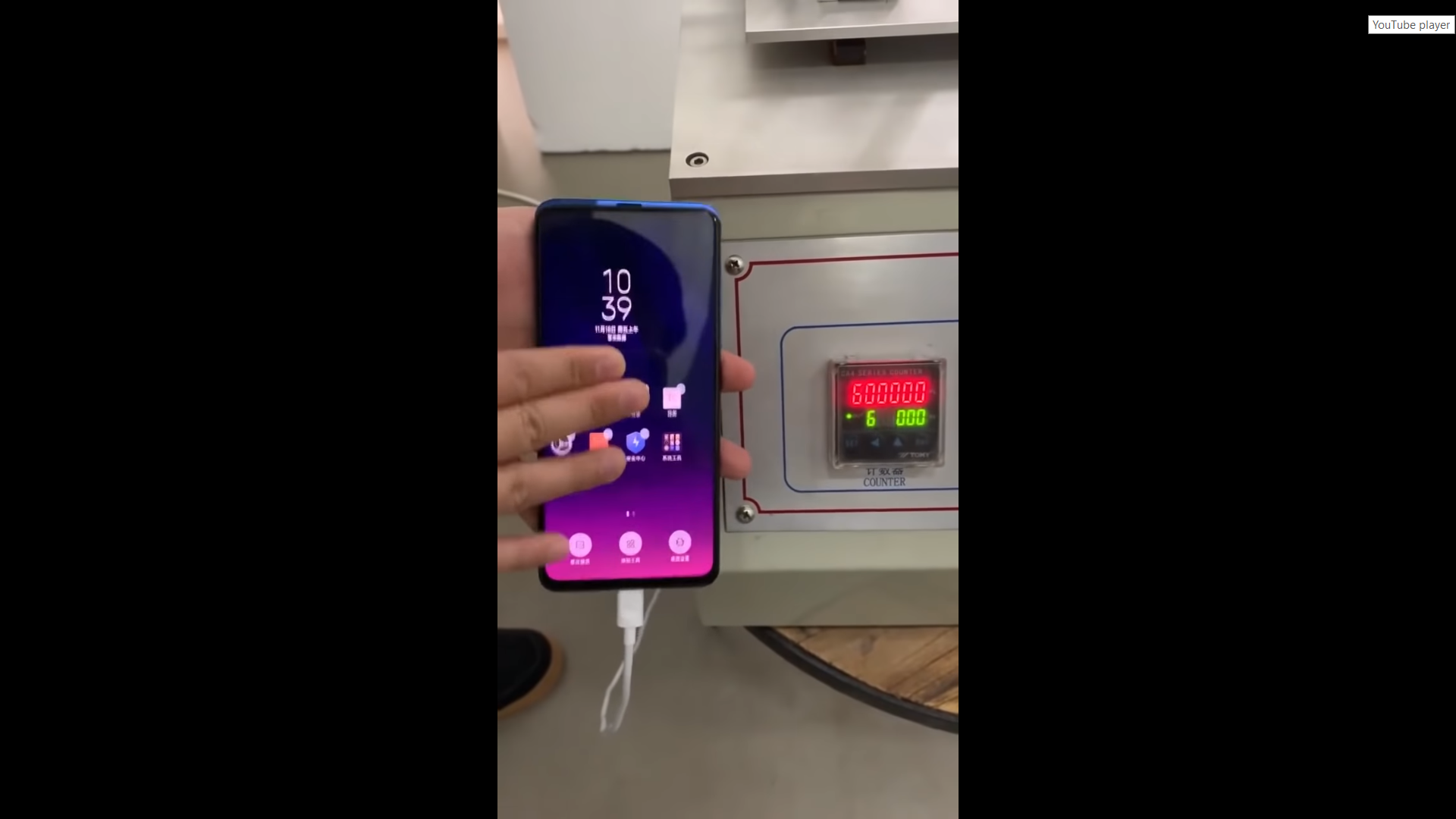 Xiaomi Mi MIX 3 siêu bền, có thể trược được 600.000 lần mà không bị gì