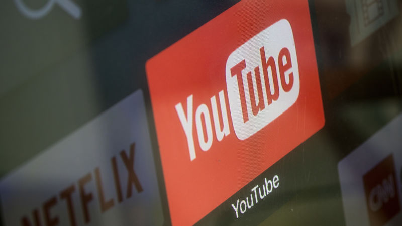 Tuy nhiên khi so với đối thủ là Netflix, YouTube vẫn không có cửa bởi sự đa dạng về nội dung
