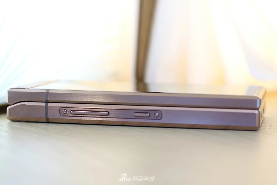 Sforum - Trang thông tin công nghệ mới nhất samsung-w2019-10 Trên tay Samsung W2019: Siêu phẩm nắp gập cao cấp với 2 màn hình, đắt hơn cả iPhone XS Max Sforum - Trang thông tin công nghệ mới nhất samsung-w2019-10 Trên tay Samsung W2019: Siêu phẩm nắp gập cao cấp với 2 màn hình, đắt hơn cả iPhone XS Max