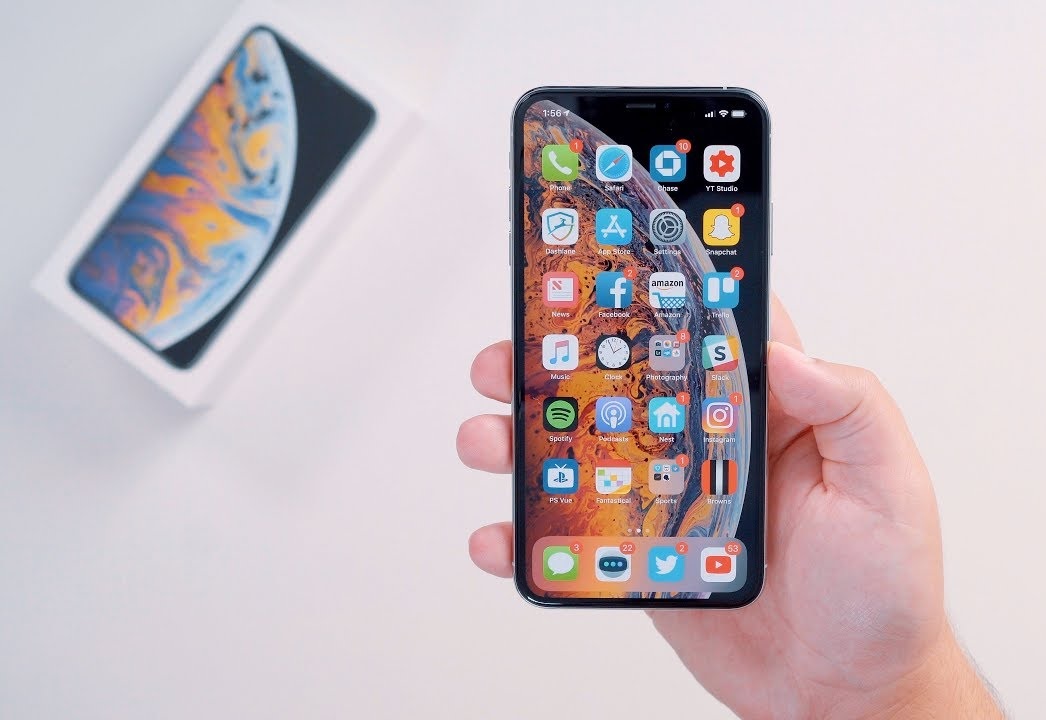 Kiểm tra iPhone XS Max bằng độ phản hồi phím cứng.