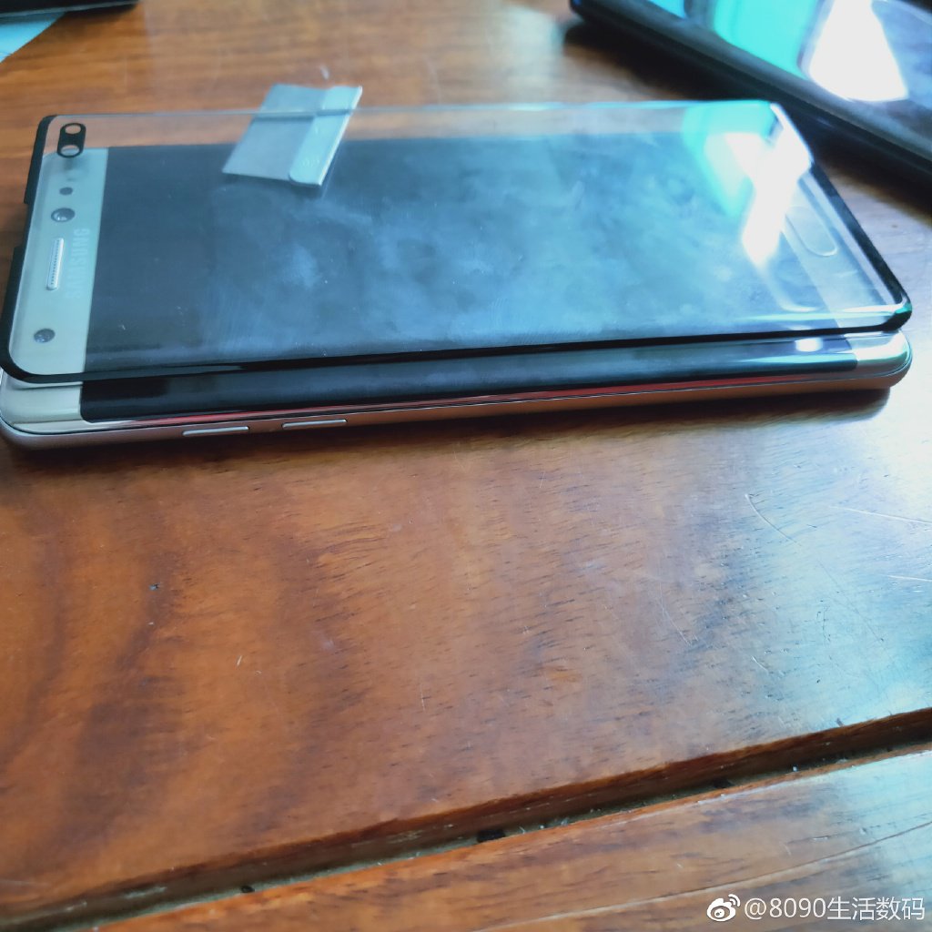 Galaxy S10 Plus sẽ có kích thước bằng với chiếc Galaxy Note 7
